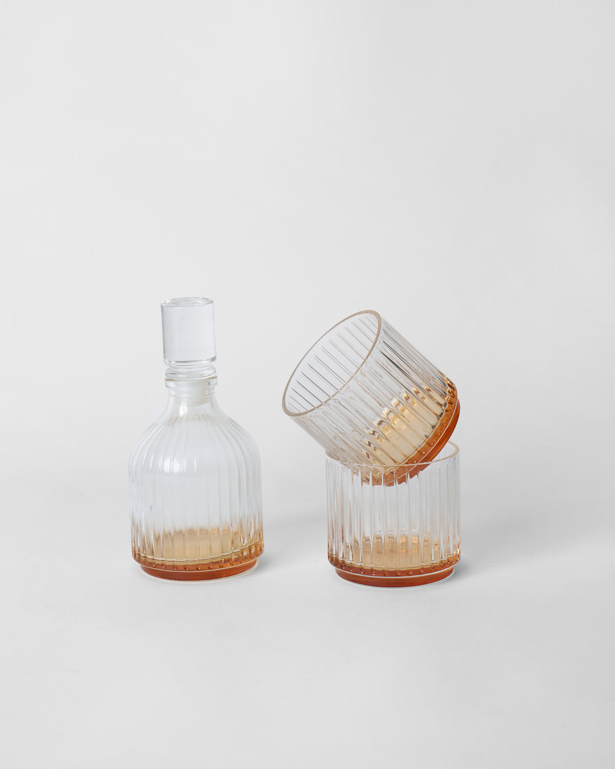 Decanter with a stopper and two ribbed glasses from the Tarang Bar Gift Set.