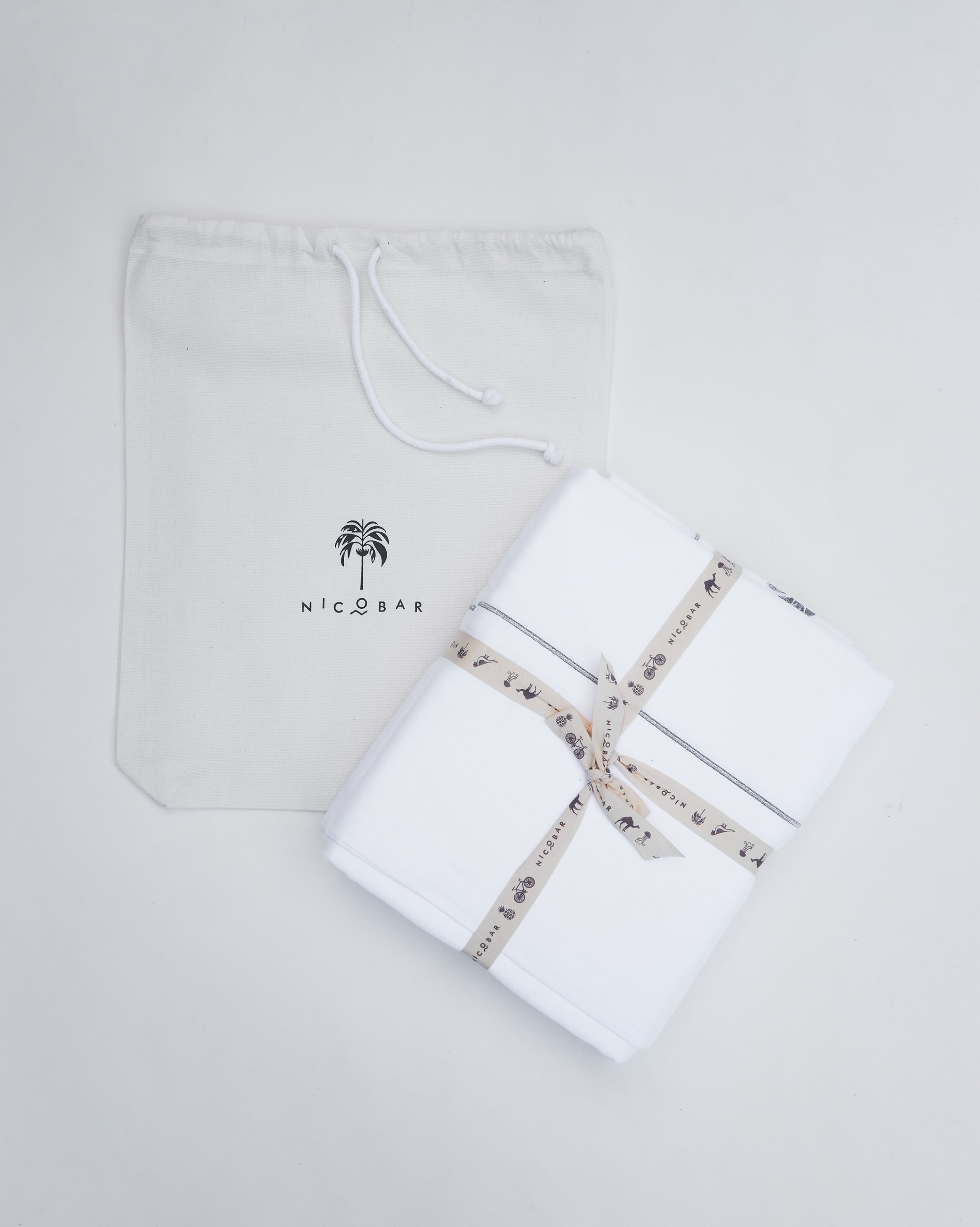 Ele Palm Bedsheet Queen with Pillow Case Set