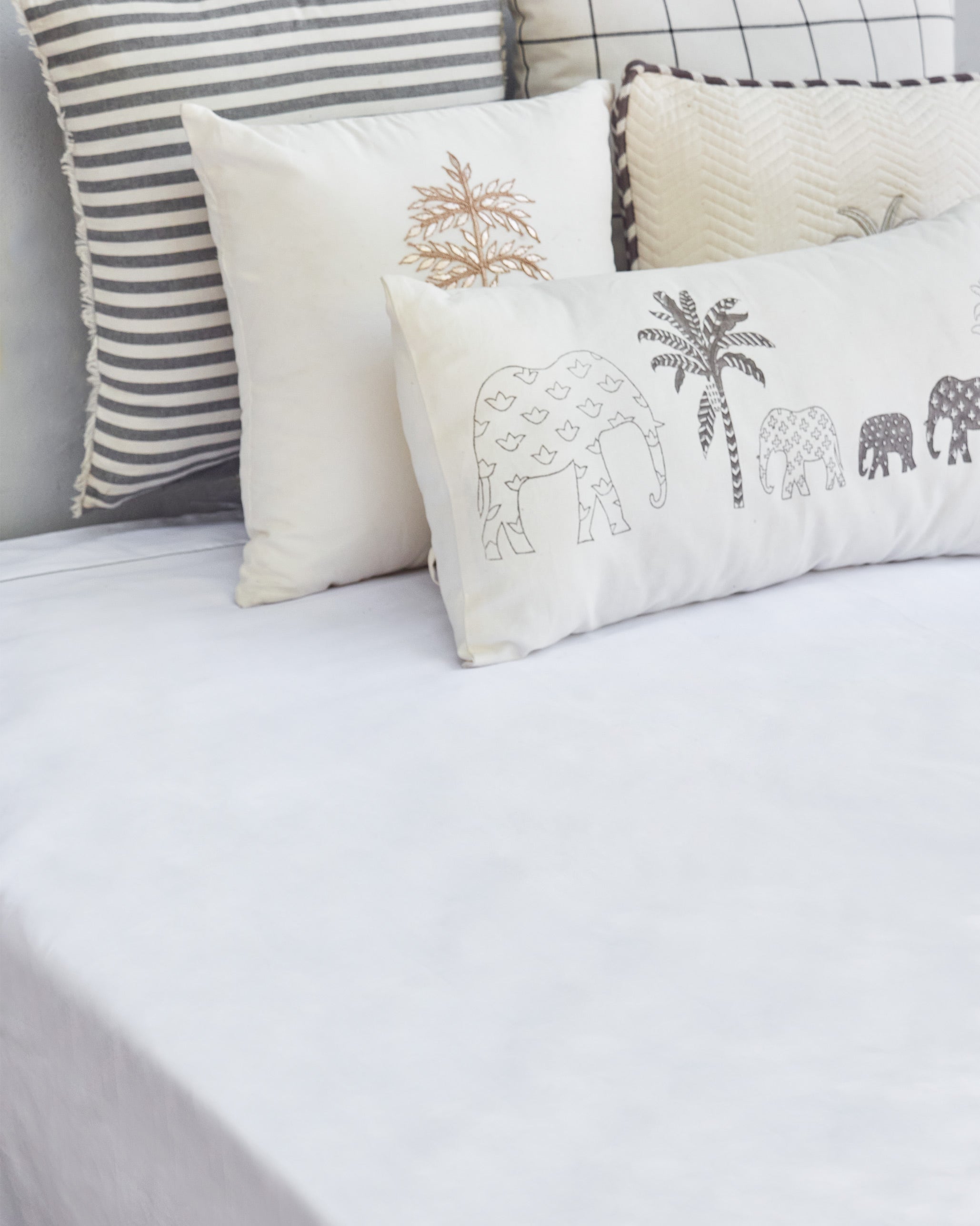 Ele Palm Bedsheet Queen with Pillow Case Set