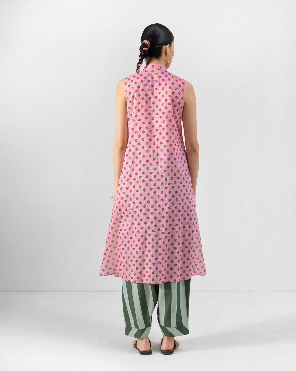 Back of a pink floral Summer Fun kurta with a mandarin collar.