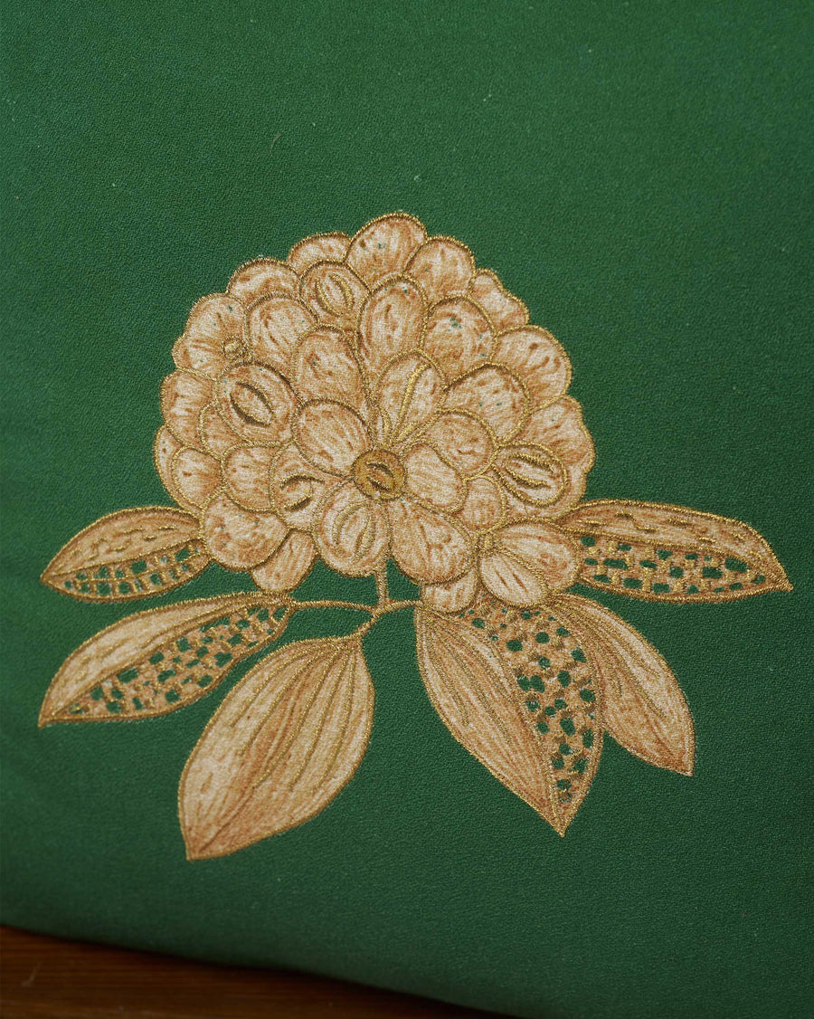 The gold bloom up close.