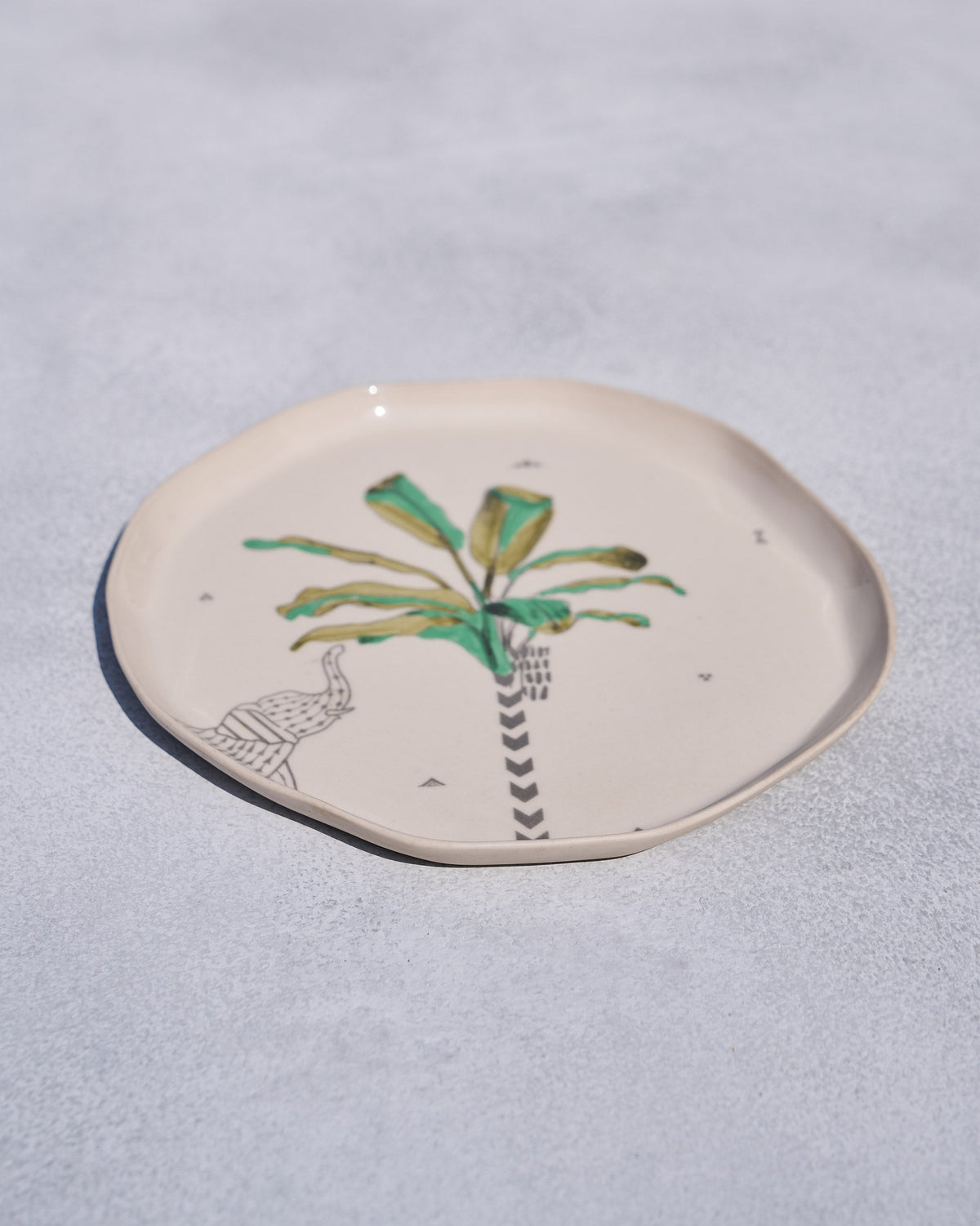 The plate at an angle.