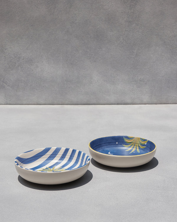 The two bowls side by side