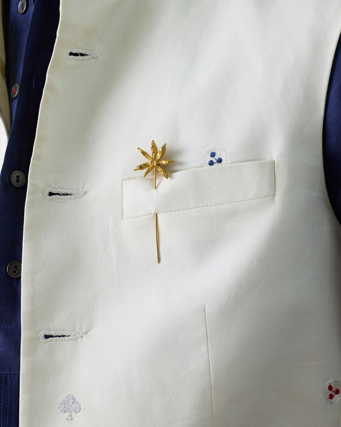 Star Anise Lapel Pin - Gold