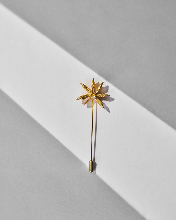 Star Anise Lapel Pin - Gold