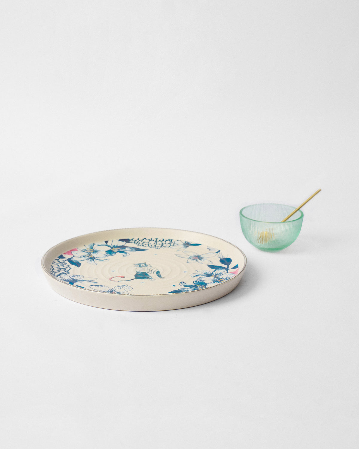 River Tiger chip and dip platter with seafoam bowl and gold spoon.