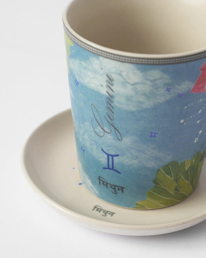Close view of the mug with Gemini and मिथुन lettering