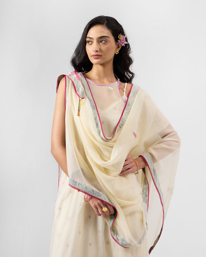 look1_Festive Gatherings