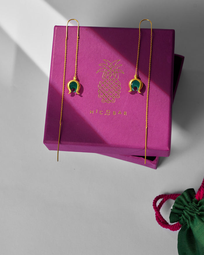 Chandphool Sui Dhaga Earrings - Gold