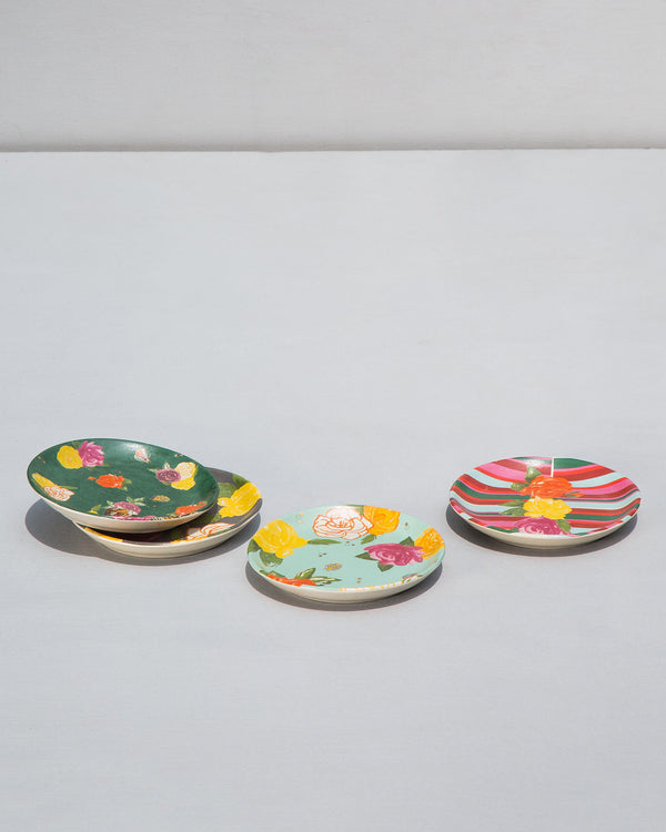Plates on a plain surface